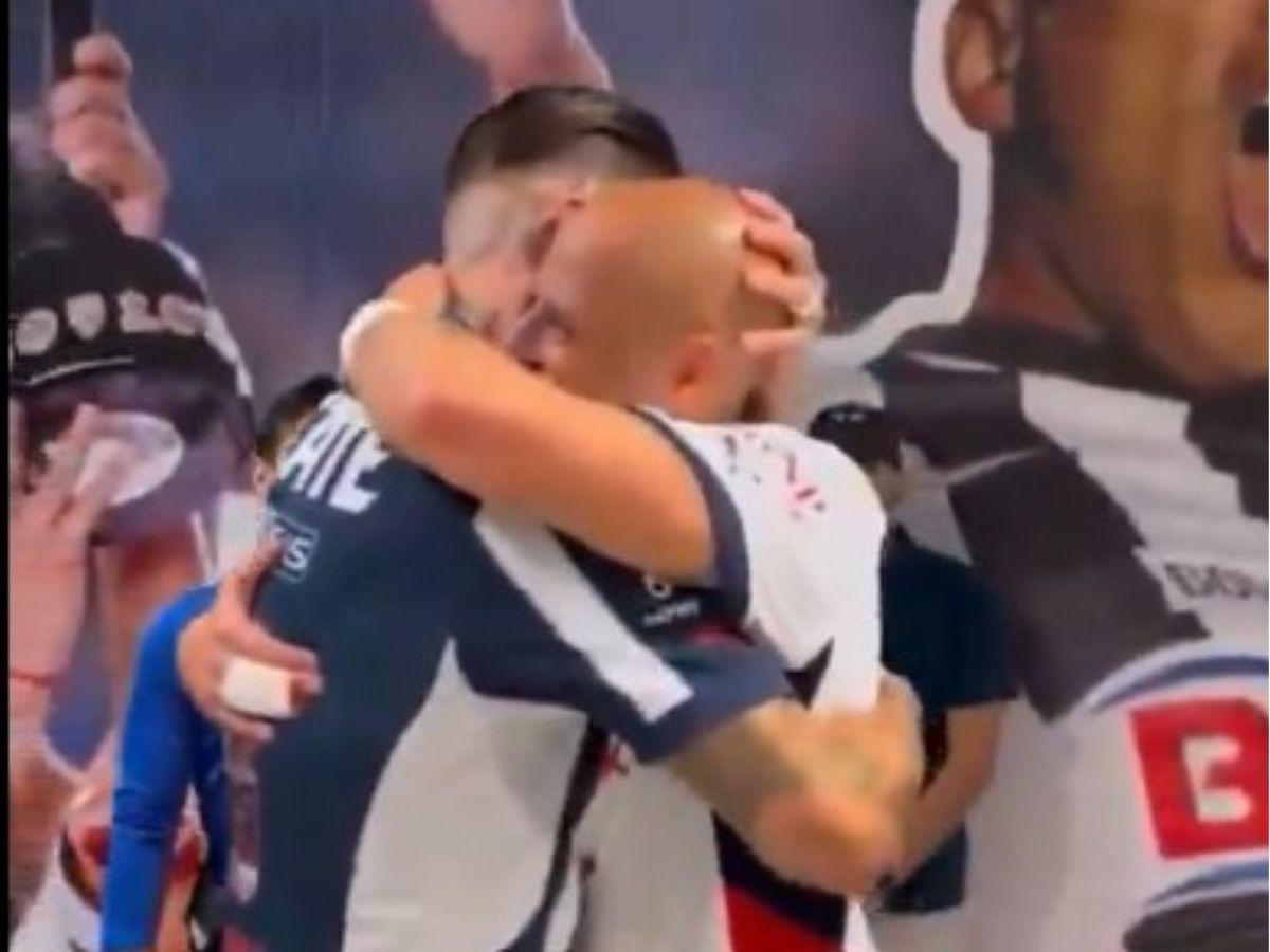 El reencuentro entre Sergio Ramos-Chicharito, burlas contra DT de Rayados tras polémica con Canales y Faitelson deja dardo