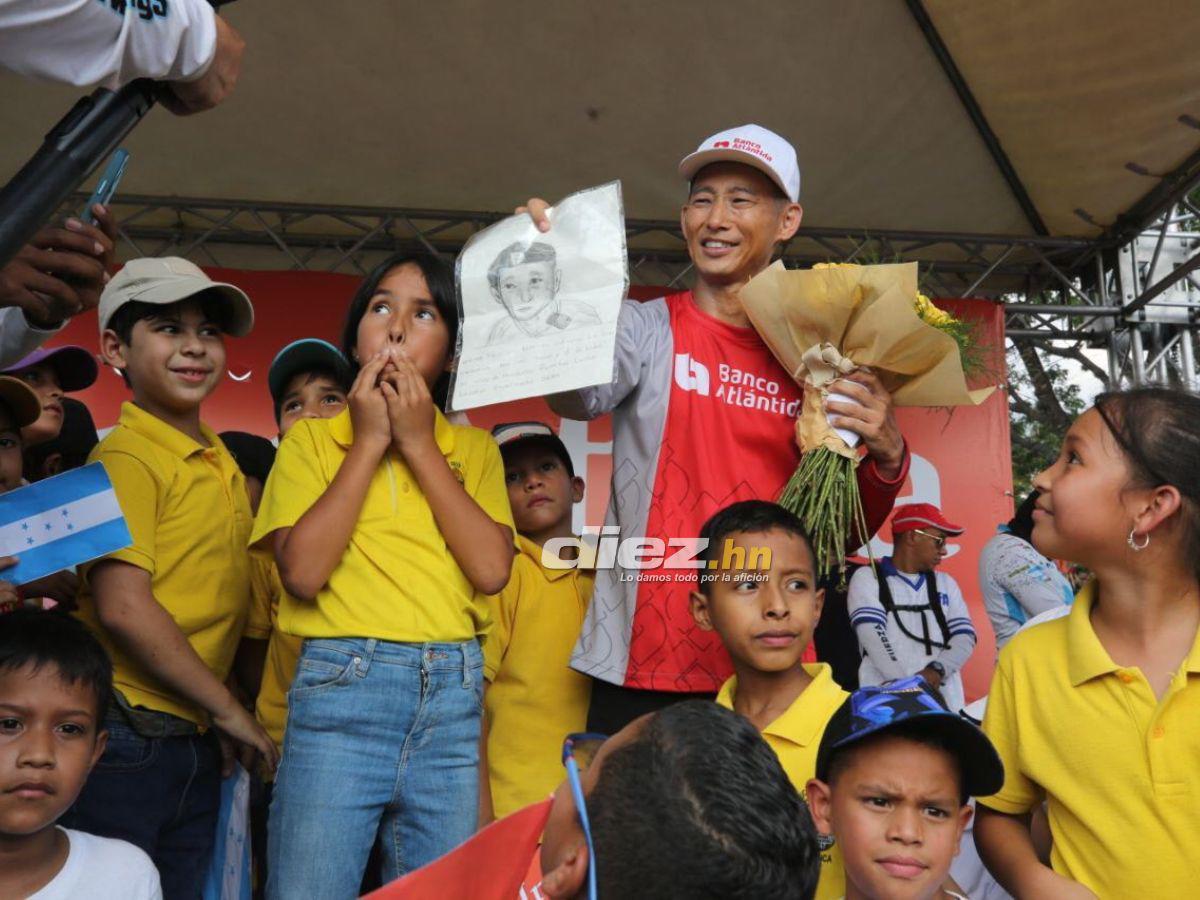 Shin Fujiyama hace historia en Honduras: Así fue el recibimiento al japonés tras cumplir el reto de 250 km