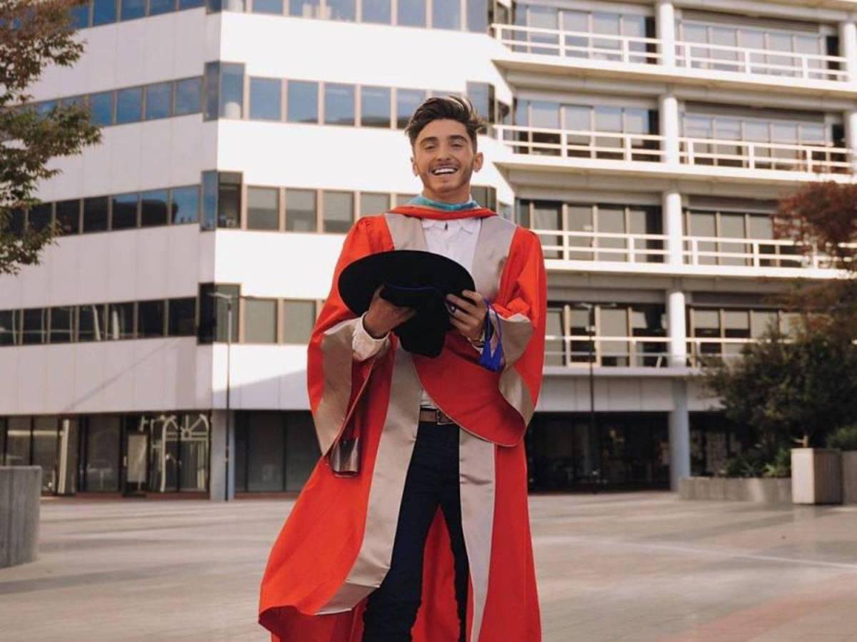 ¿Quién es? Futbolista le pide matrimonio a su novio en una cancha de fútbol; la postura de su equipo
