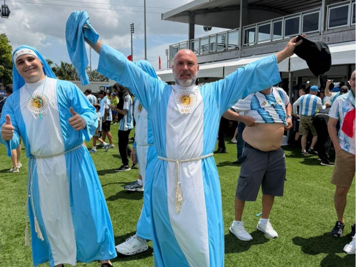 Marea albiceleste, bellezas de Argentina y monjas  sorprenden en el Mundial