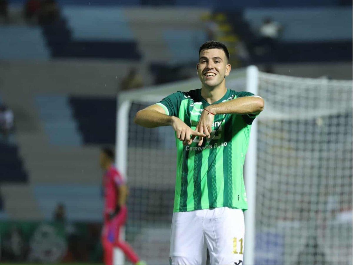 Chica de lentes enamoró, gestos tristes en Victoria tras goleada de Marathón y Messiniti con dedicatoria en La Ceiba