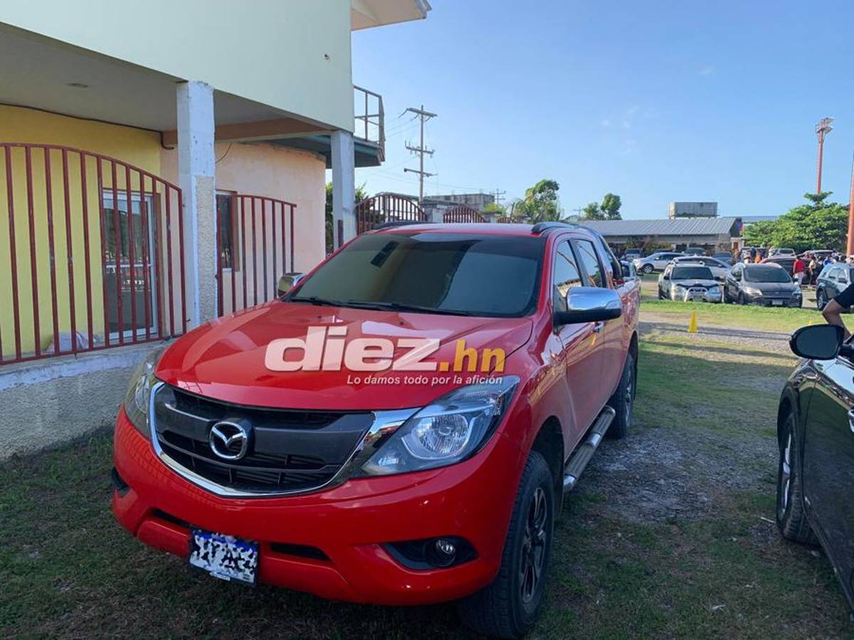 ¡Looks y el lujoso regalo de Romell Quioto a su mamá! Las imágenes del partido benéfico en el complejo Wilson Palacios