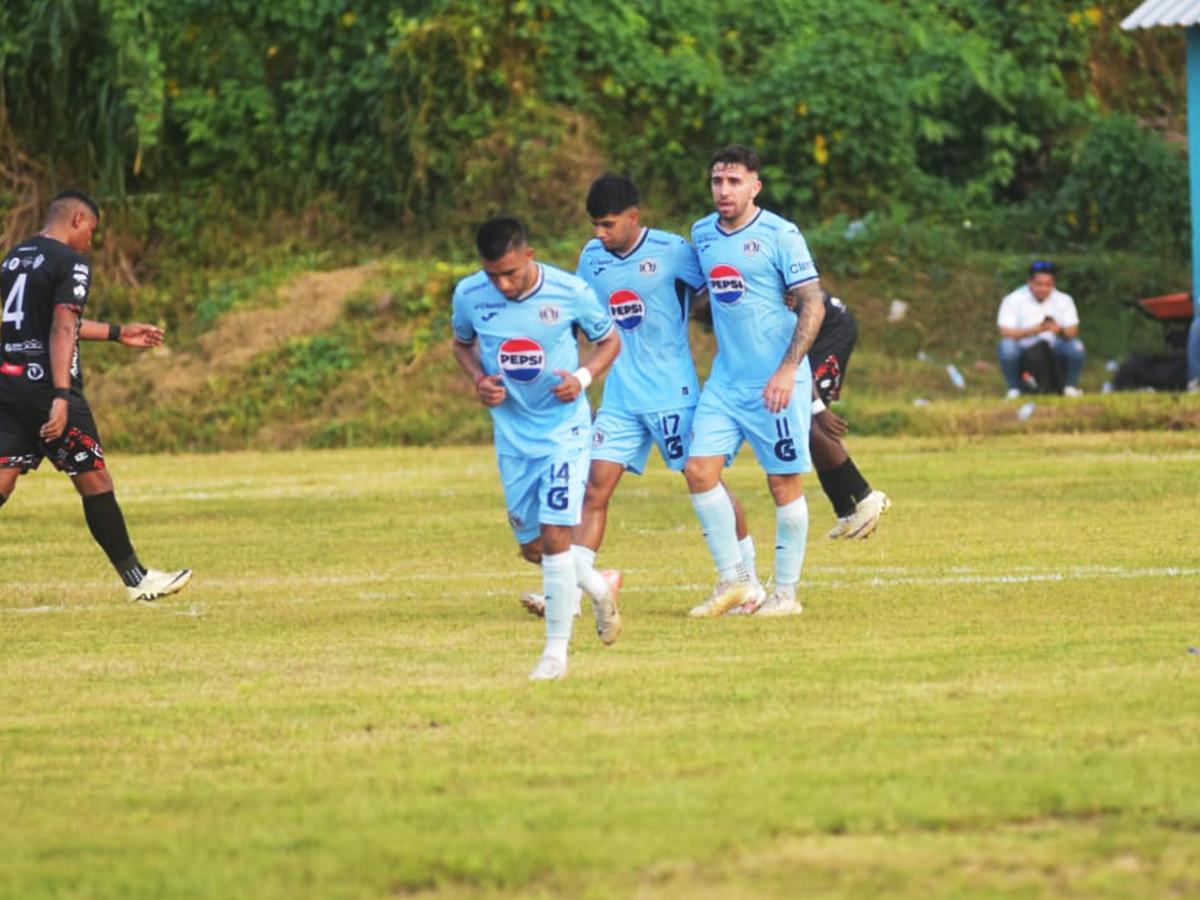 El campeón Motagua estrena su corona con humillante goleada; Agustín Auzmendi firmó un póker