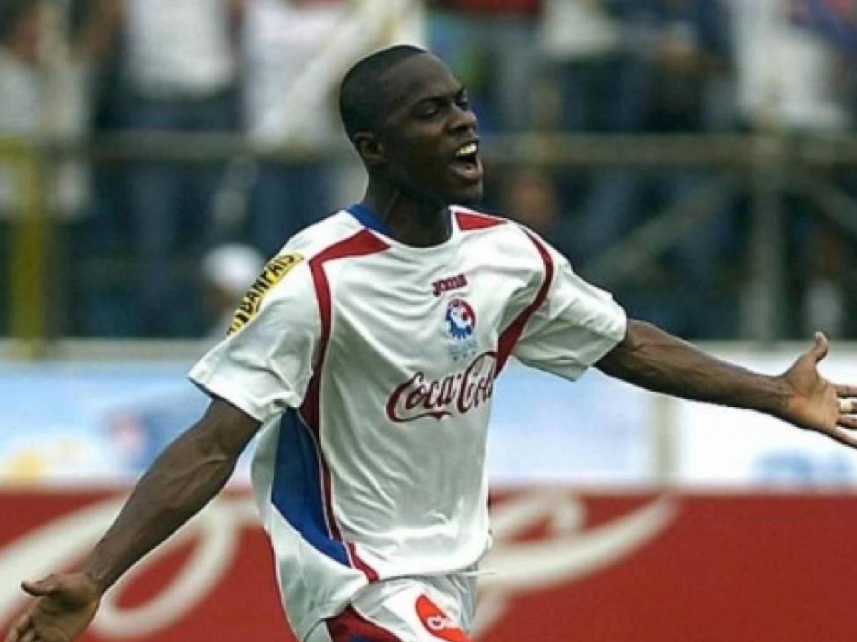 Lo que nadie esperaba de Maynor Figueroa: ficha por club de Inglaterra a los 42 años y este es su nuevo dorsal