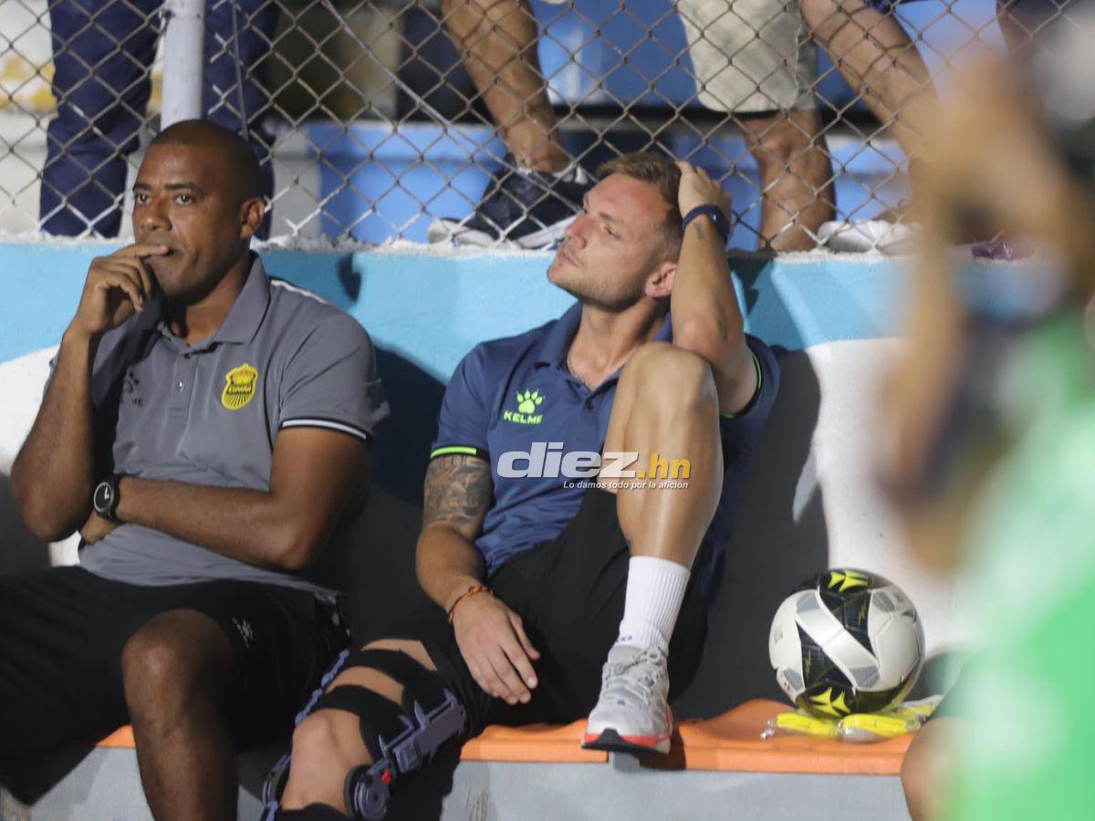 El llanto de futbolista del Real España, Michaell Chirinos se bajó a Troglio y el hincha que se golpeó en pleno clásico