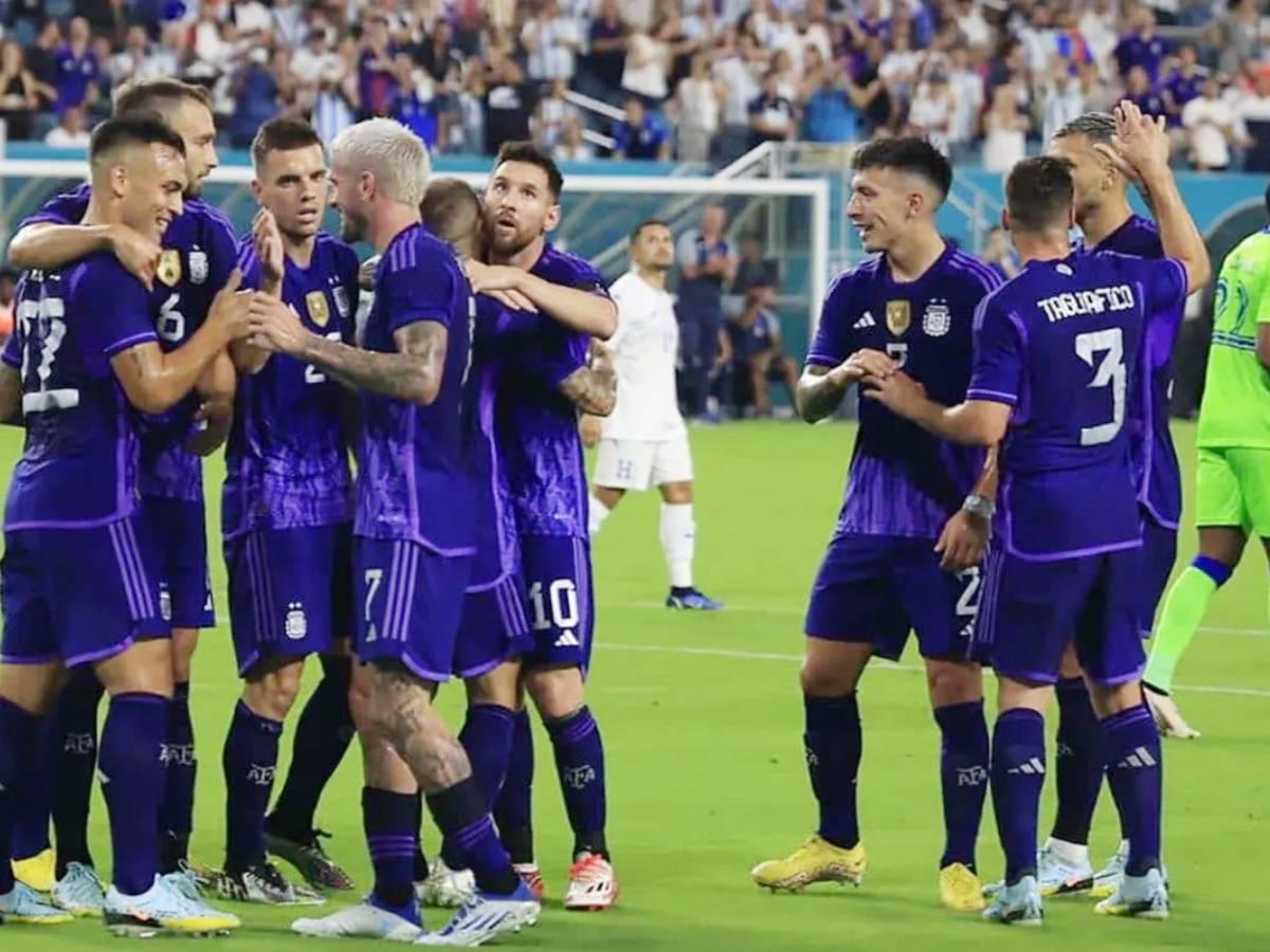 ¿A quién regaló la camisa Messi? Uno sin equipo y dos se retiraron: El hoy de Honduras frente a Argentina en 2022