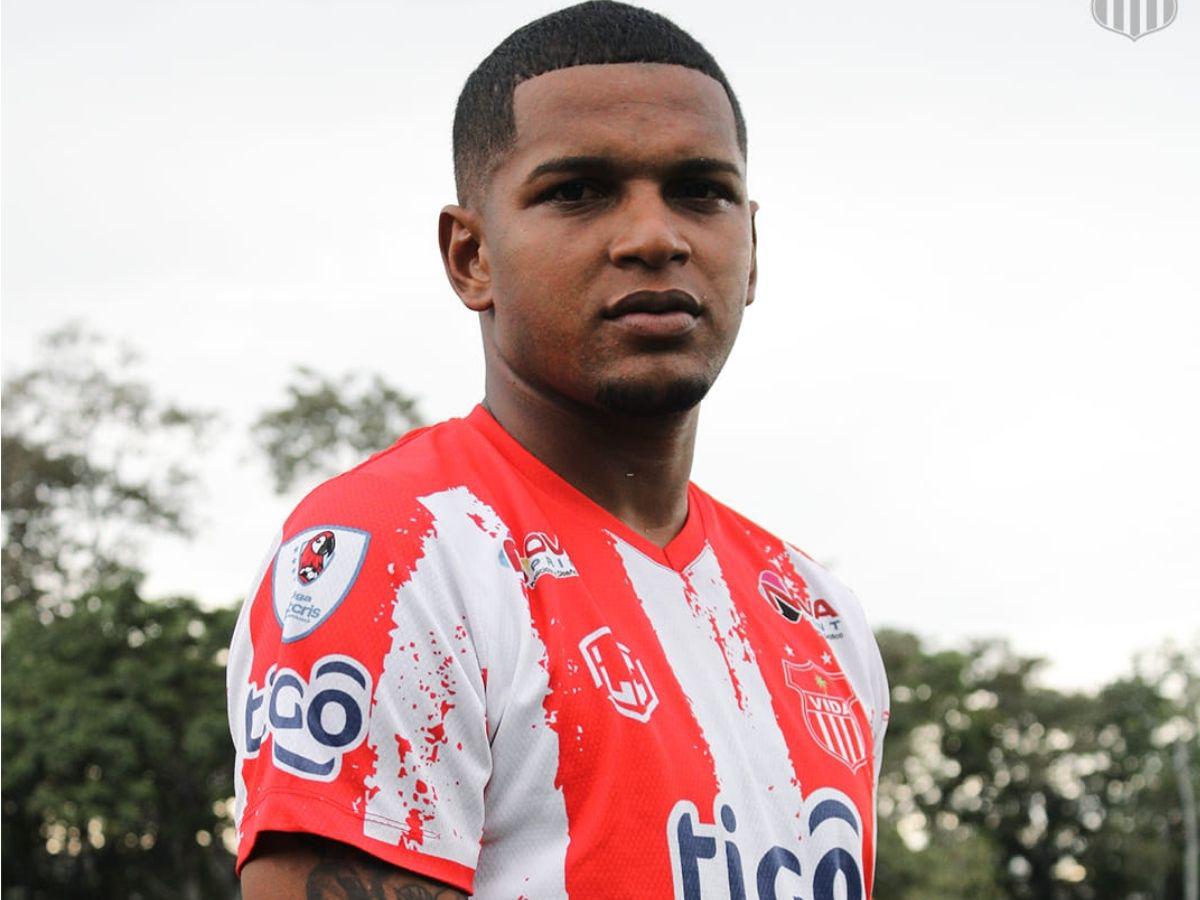 Fichajes Liga de Ascenso: Barrida en Real Sociedad, Diego Reyes confirma futuro y Brasilia pasa la escoba