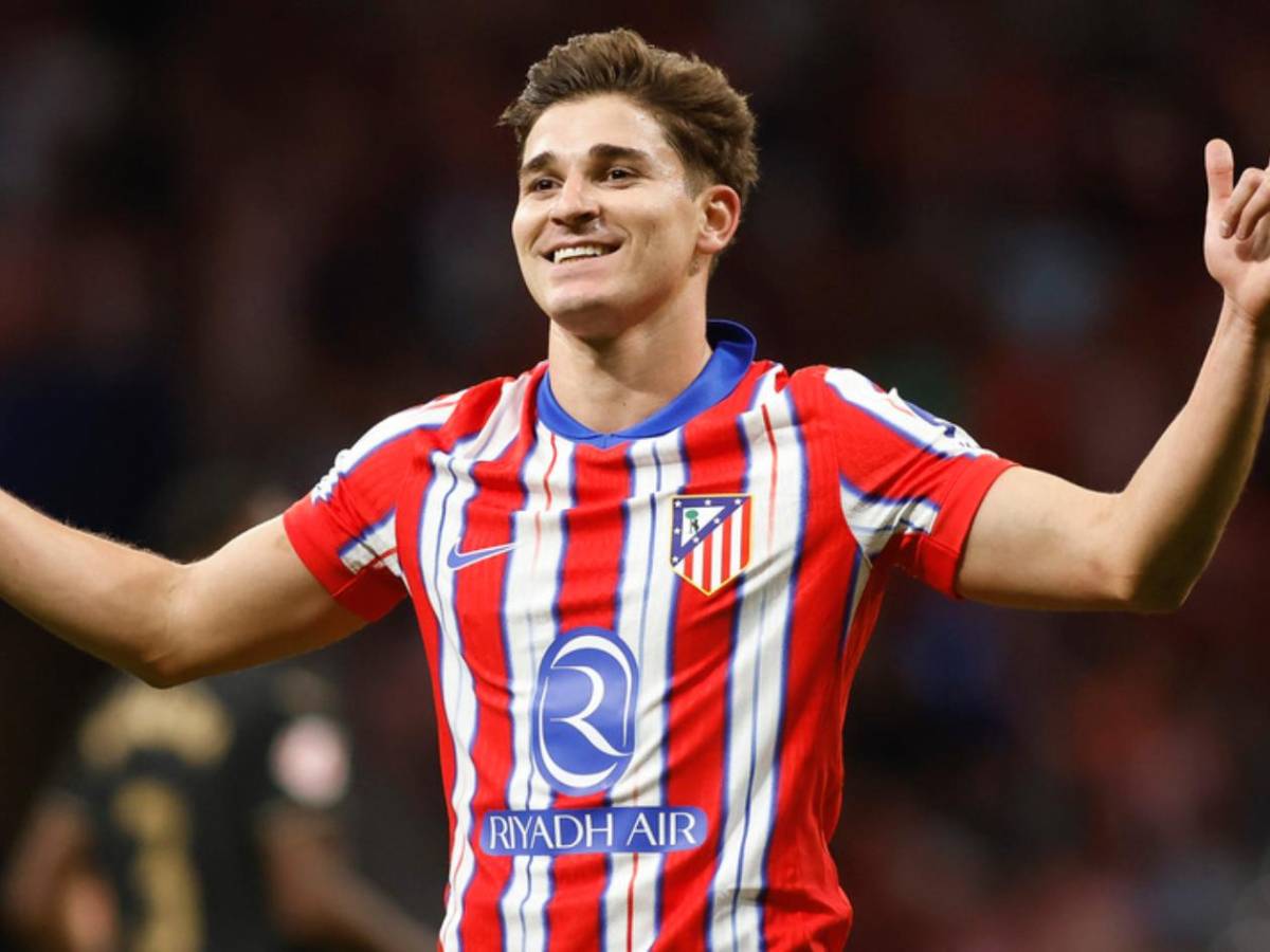 Atlético da golpe a Barcelona: acepta vender a Julián Álvarez a gigante de Europa