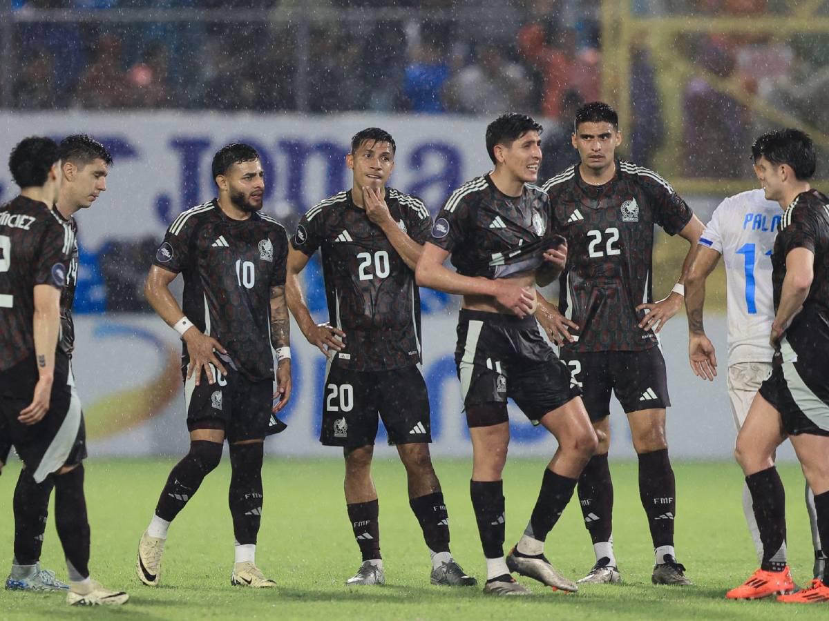 Selección Mexicana adelantó los planes y se marchó en silencio de Honduras con destino a Toluca