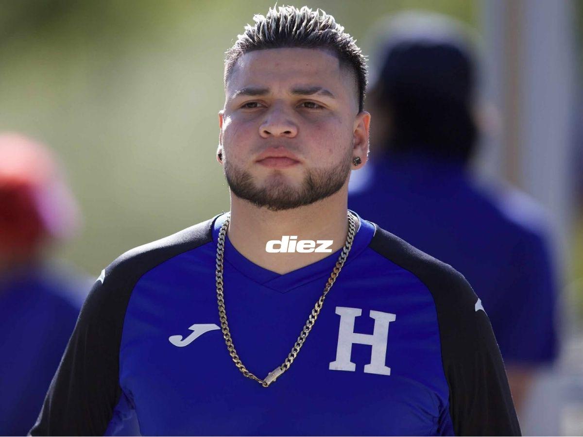 Carrazo con la bandera de Honduras, la loca pancarta, el gringo-catracho, Real España presente y la fiesta en California