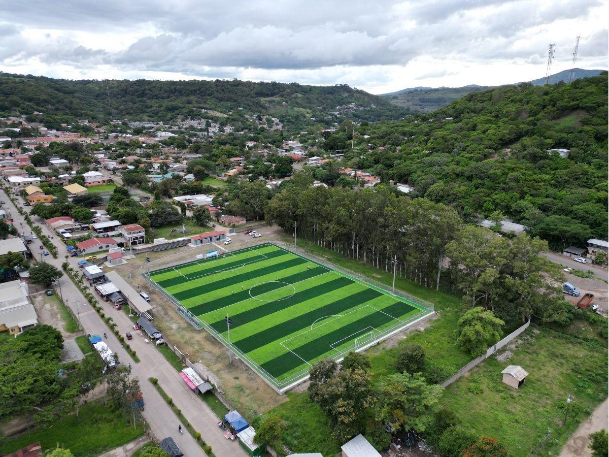 ¡Llegó la 81! Condepor inaugura moderna cancha sintética en reconocida ciudad de Choluteca