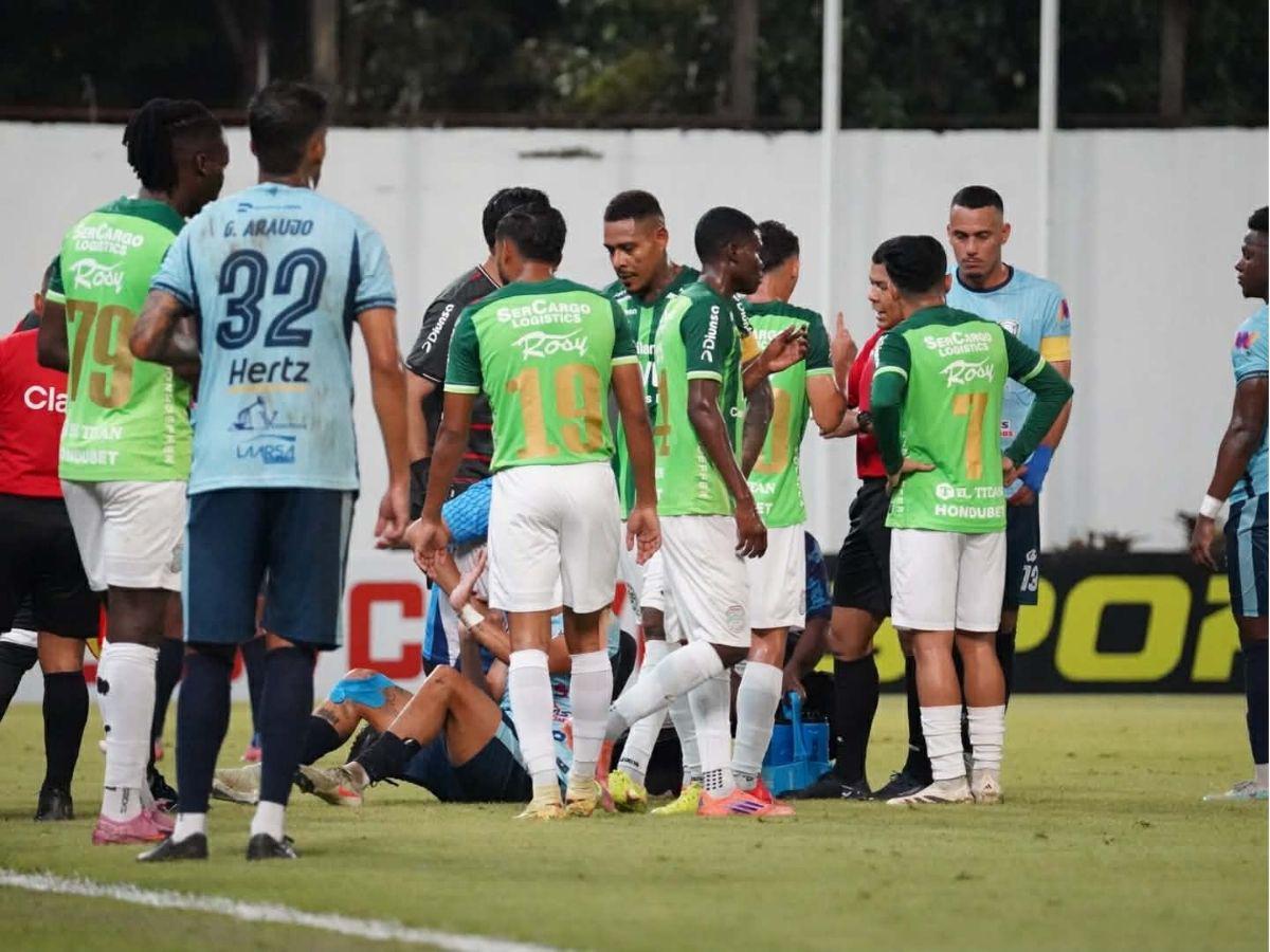 La polémica roja de Armando Castro al Marathón, llanto de futbolista, la mejor atajada del Clausura y tristeza en Marathón
