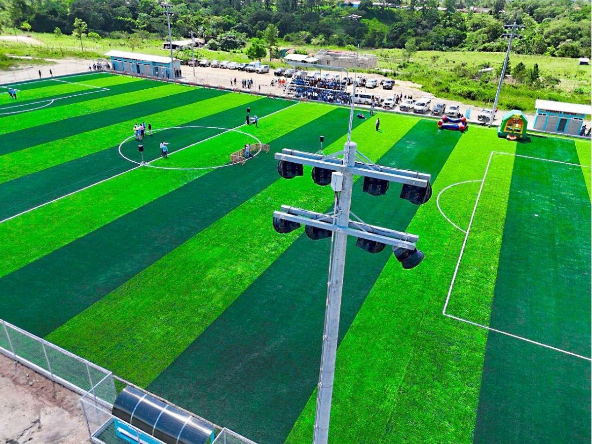 ¡Para 32 mil habitantes! Condepor da el visto bueno para inaugurar moderna cancha en Dulce Nombre de Culmí, Olancho