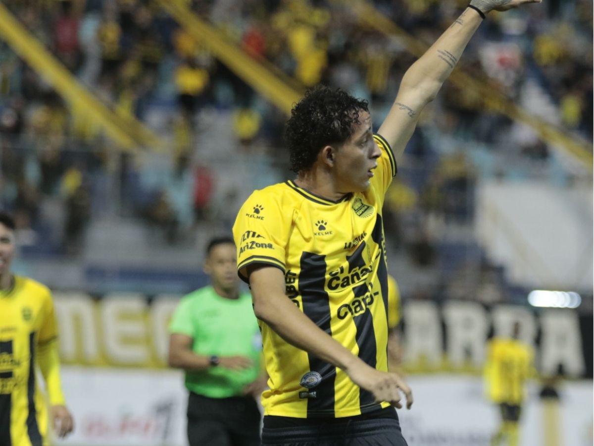 Lobos explota ante el arbitraje por brutal falta contra Marcos Morales frente a Real España: El fútbol exige justicia