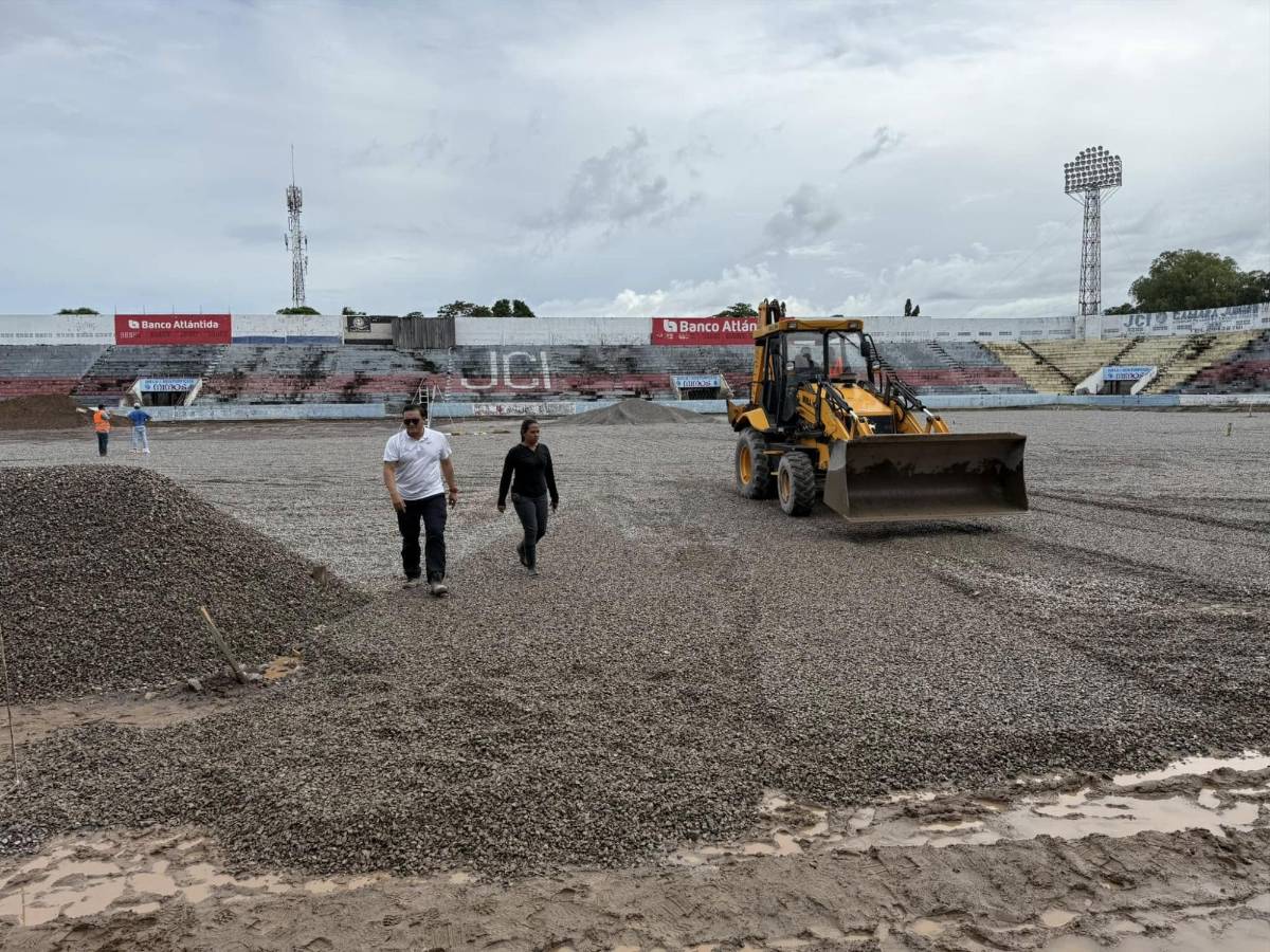 ¡Será una mesa de billar! Así luce el estadio Ceibeño con sus trabajos de remodelación en sus engramillado