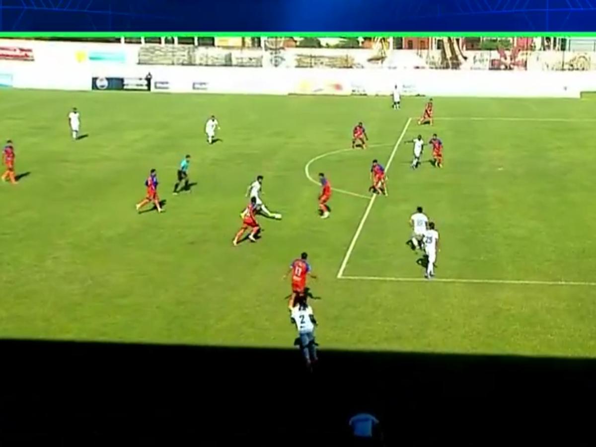 Las dos polémicas del FVS en Puerto Cortés, la 'selfie' del triunfo de Motagua y así de desolado lucía el estadio Nacional