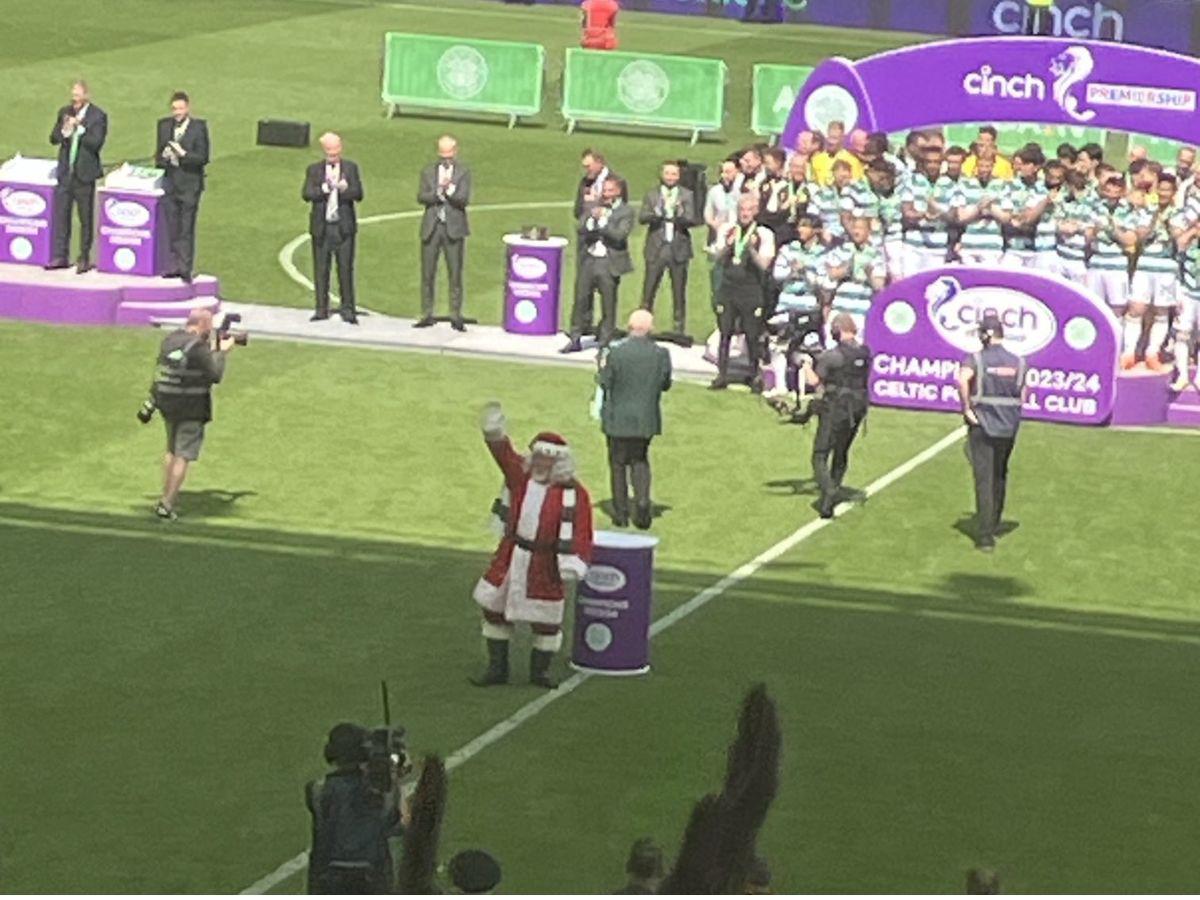 ¿Por qué llegó Santa Claus? Locura de Luis Palma con el título de campeón del Celtic y monumental adiós a Joe Hart
