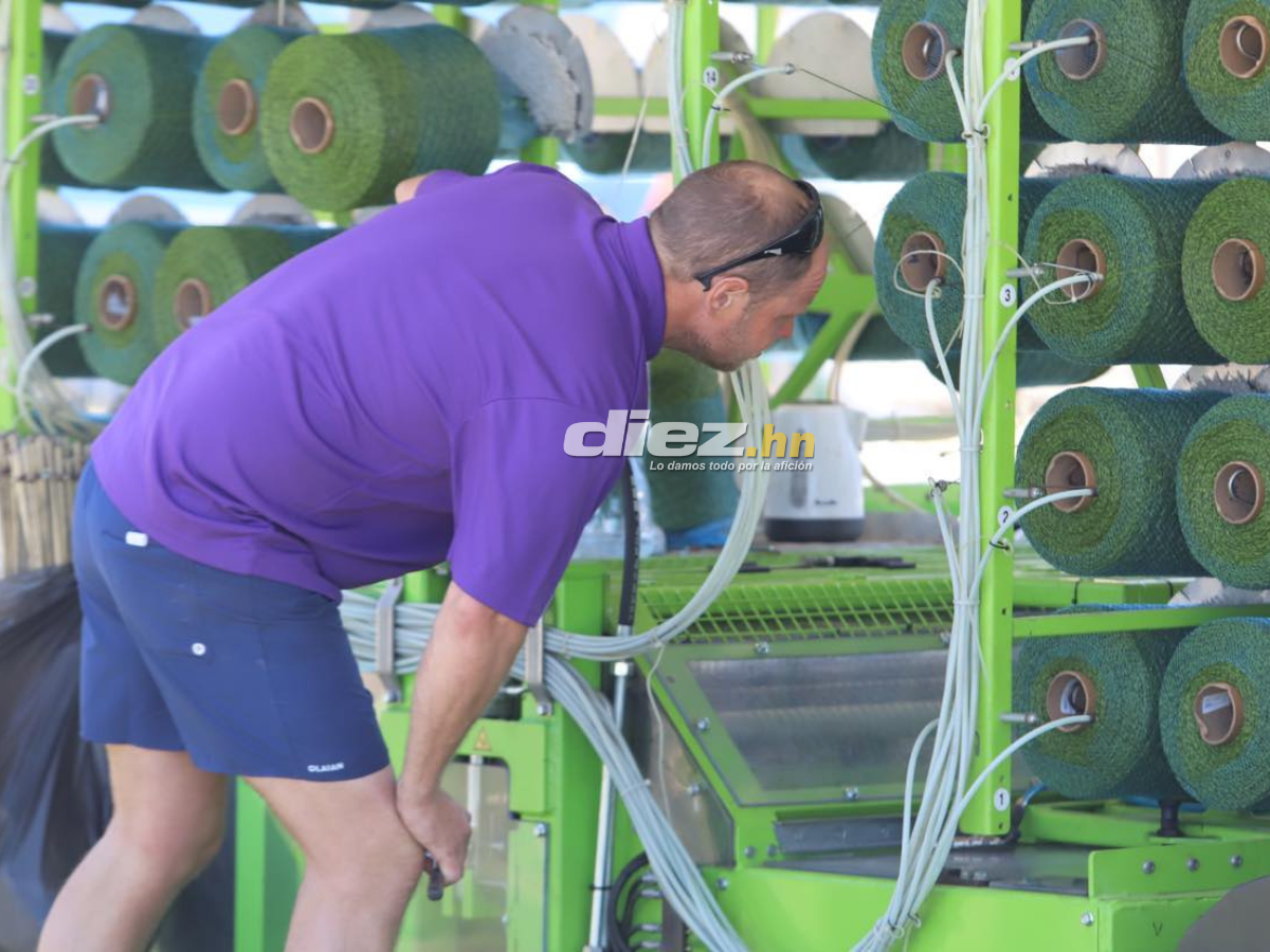 ¡Como mesa de billar! Así avanza la instalación de la nueva grama del Estadio Nacional Chelato Uclés, ¿cuándo quedaría lista?