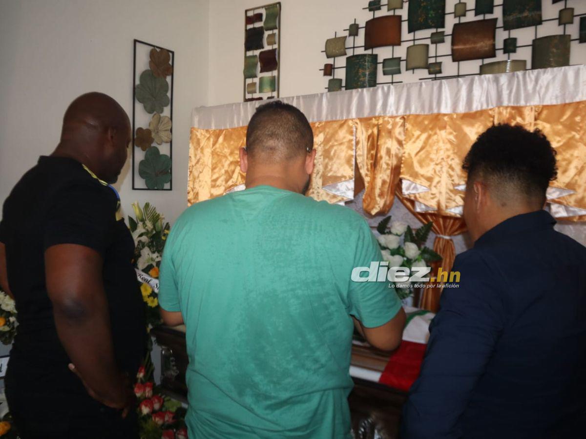 Llantos de “Rambo” de León con Ricardo Elencoff y hubo vuelta olímpica: el desgarrador adiós a Hermelindo Cantarero