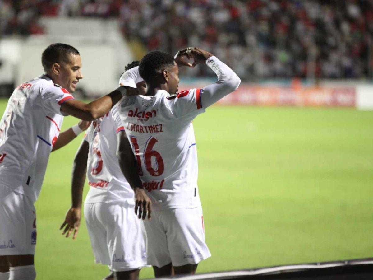 Olimpia al ritmo de punta y jugador causó furor: Las fotos del baile merengue a Real Estelí en Copa Centromericana