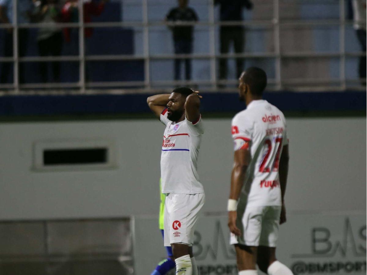 Lo que pasó con José Mario Pinto, Bengtson se encaró con aficionados de Olancho, bronca de Espinel y la roja de cárcel