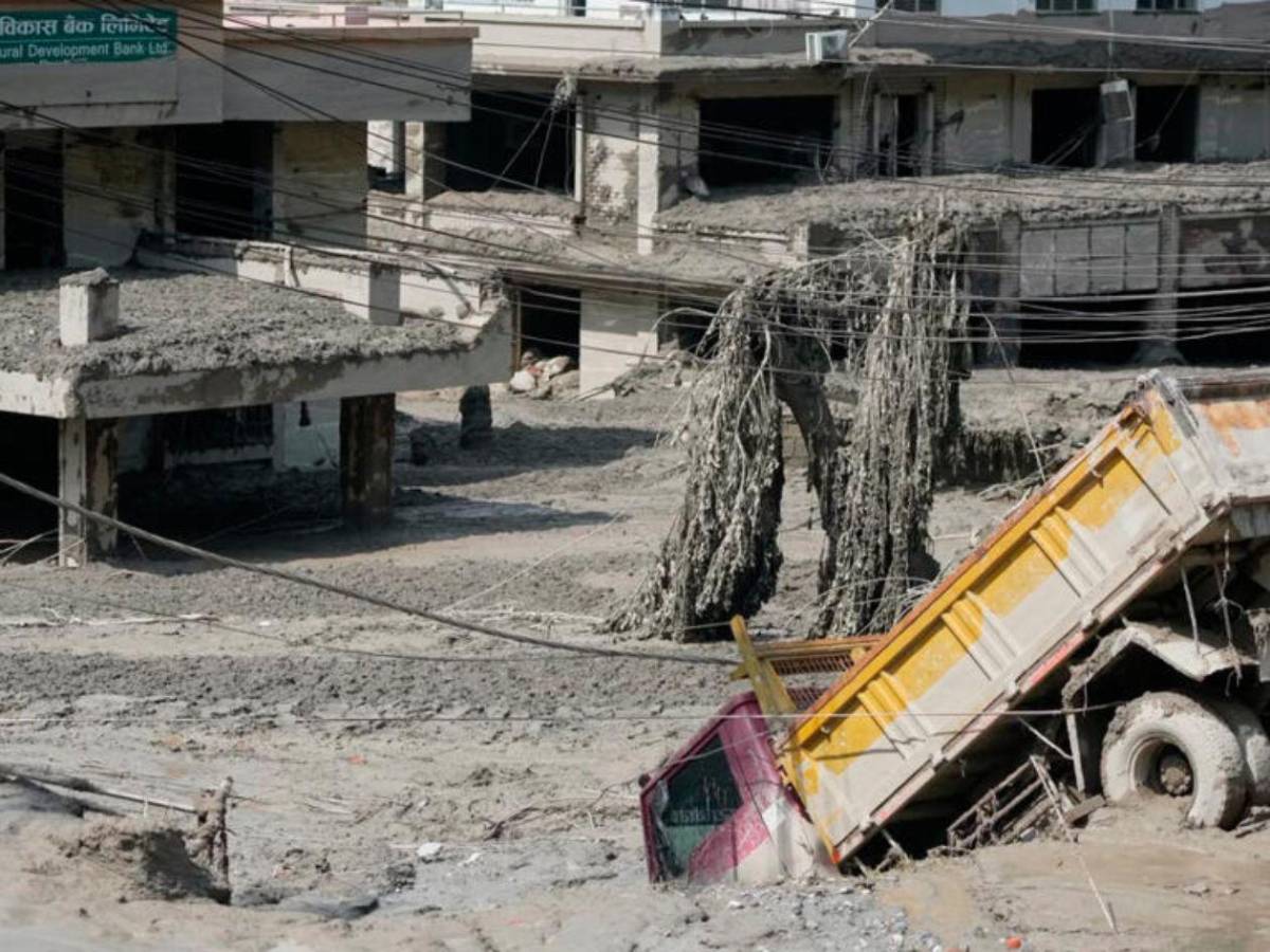 Así quedó Nepal tras terrible inundación: 55 muertos y cientos de desaparecidos