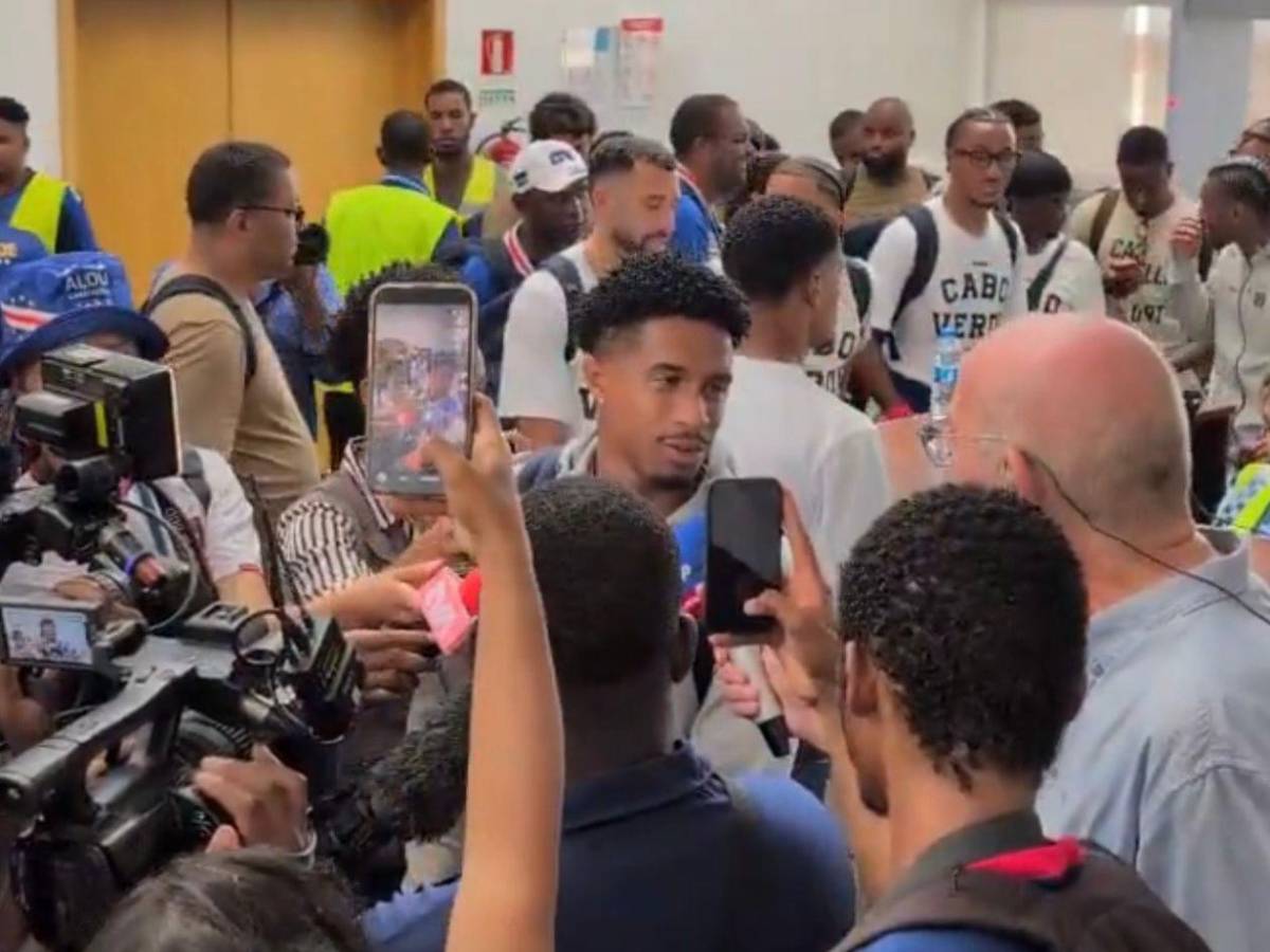 Vozinha aprovechó de su fama: así recibieron a Cabo Verde tras el histórico mundial