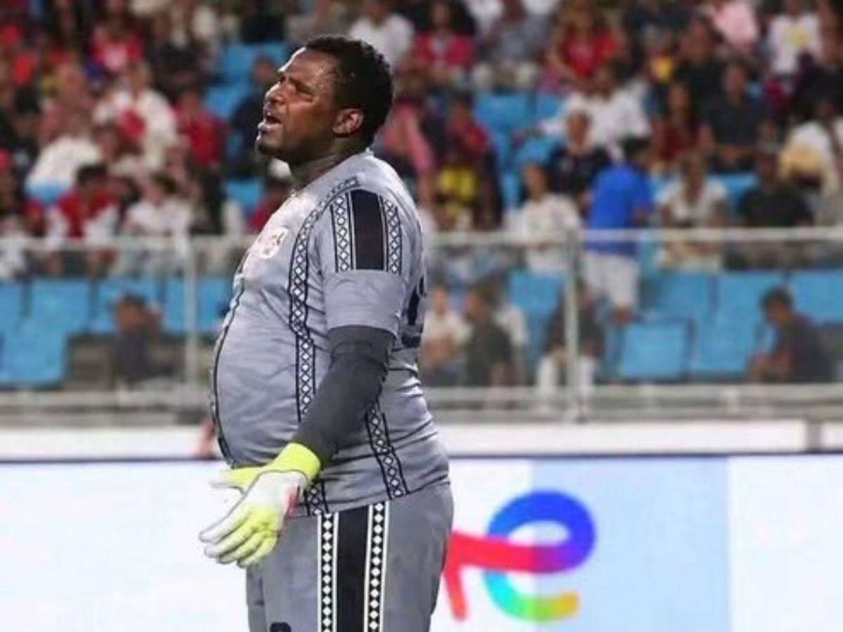 Pesa más de 80 kilos: ¿Quién es el portero que se hizo viral por su físico en la Copa África?