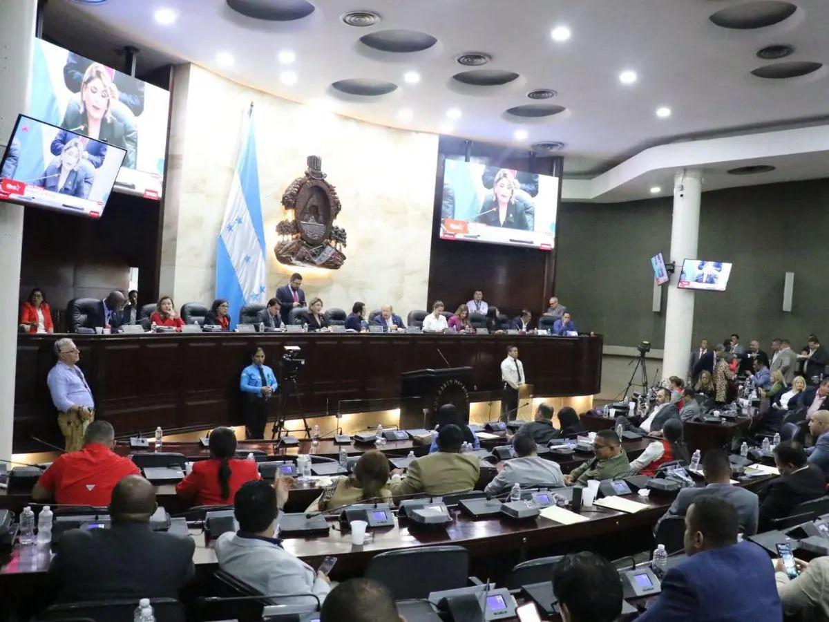 ¡Uno será Alcalde! Reconocidos personajes del fútbol de Honduras participaron en las elecciones