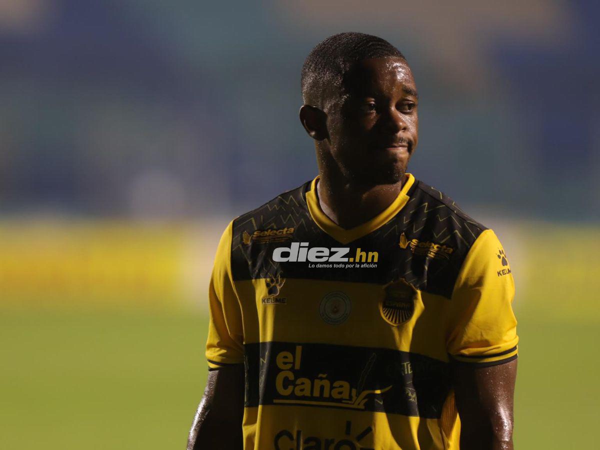 El llanto de futbolista del Real España, Michaell Chirinos se bajó a Troglio y el hincha que se golpeó en pleno clásico