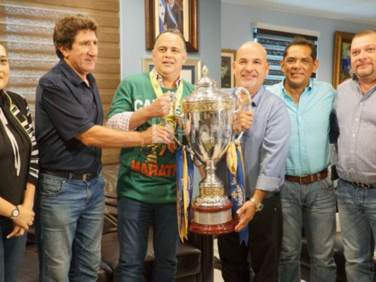 25 famosos en Honduras que son aficionados de Olimpia y Marathón, ¡los finalistas del Clausura!