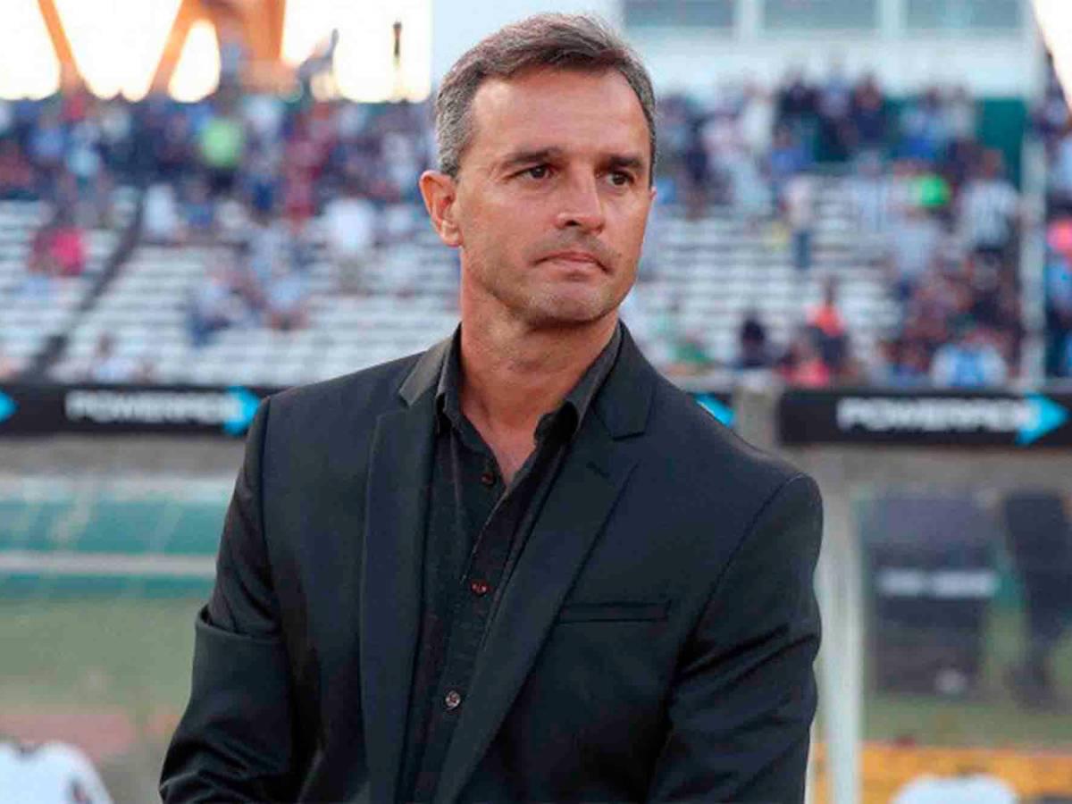 Dos europeos en lista: ¡César Vigevani y otros 16 técnicos que fueron fugaces en los grandes de Liga Nacional de Honduras!