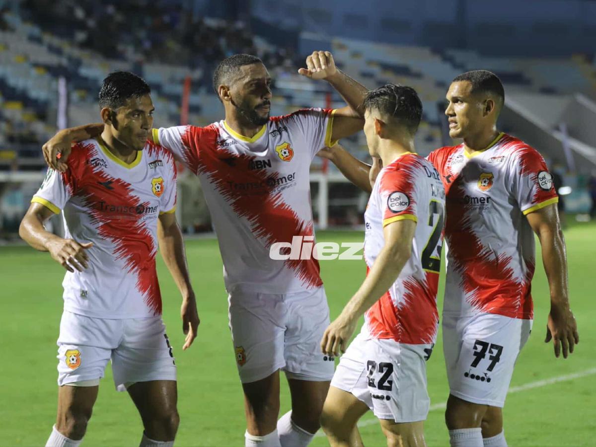 Bronca al final del partido, Herediano destroza a Victoria en la reinauguración del Estadio Ceibeño y las hermosas chicas