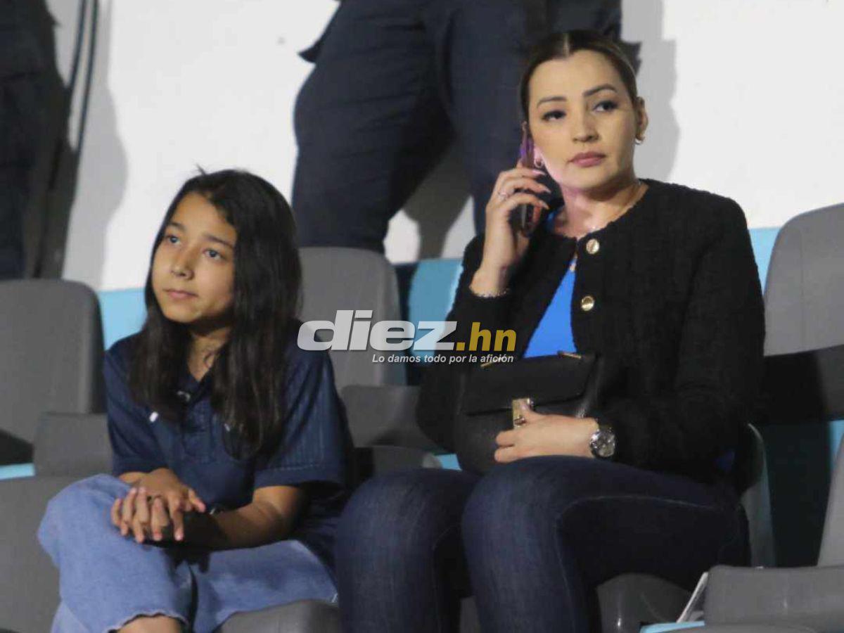 ¿Y César Samudio? Locura por Diego Vázquez, las bellas motagüenses y apareció la fan número “1” de Yeison Mejía