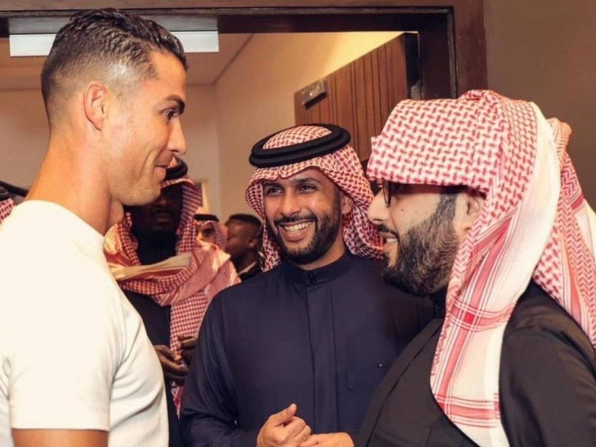 Cristiano Ronaldo compró a Almería, pero no podrá jugar con su nuevo club en la Liga Española por 'culpa' de Piqué