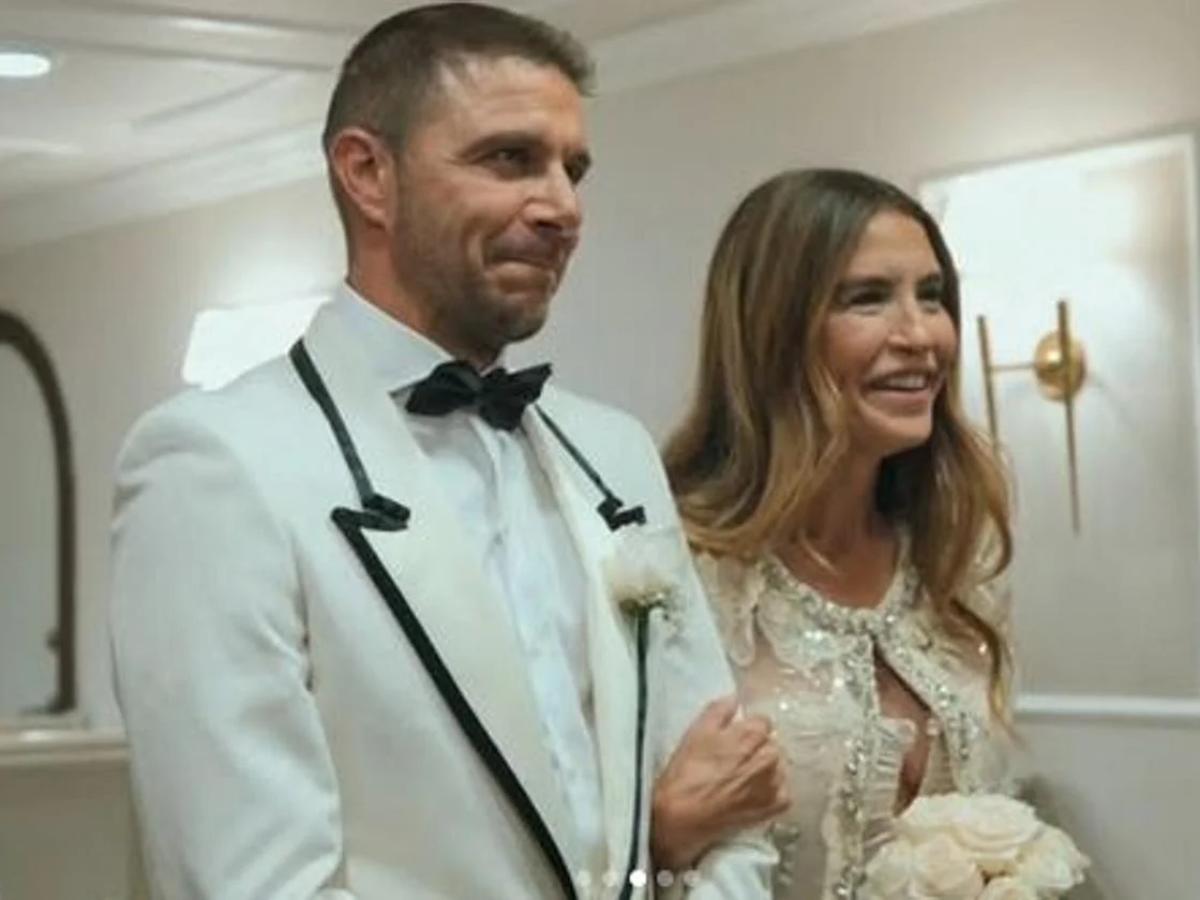 Figura del fútbol en problemas por mensajes íntimos con una modelo: su esposa le habría pedido el divorcio