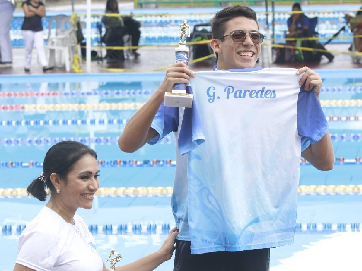 ¡Tremenda adrenalina! Más de 400 atletas de natación dieron gran batalla en campeonato de piscina en SPS