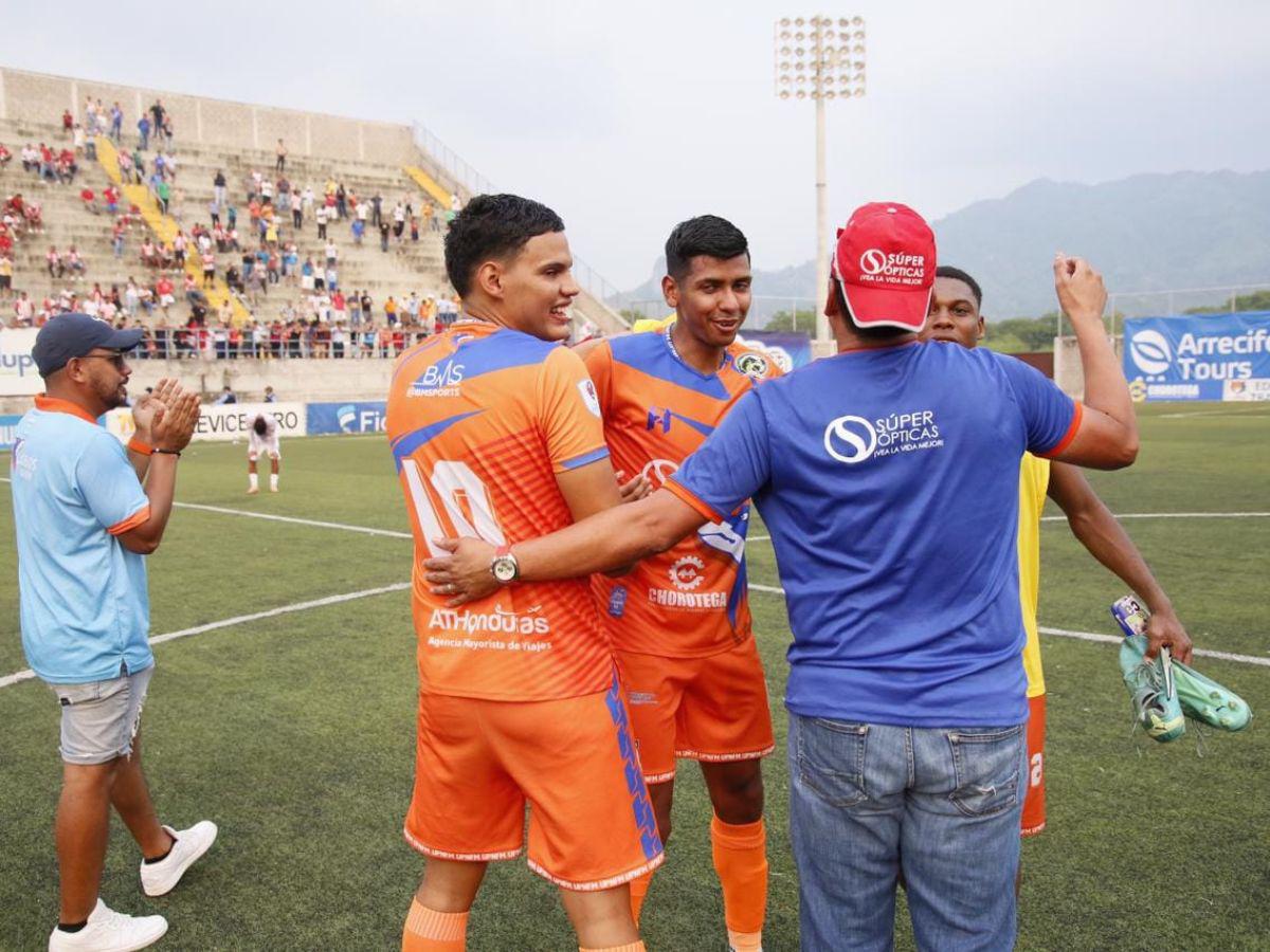 FICHAJES: Jugador de Olimpia se acerca a Europa, Victoria se arma, ¡Real España, por amarrar primer refuerzo!