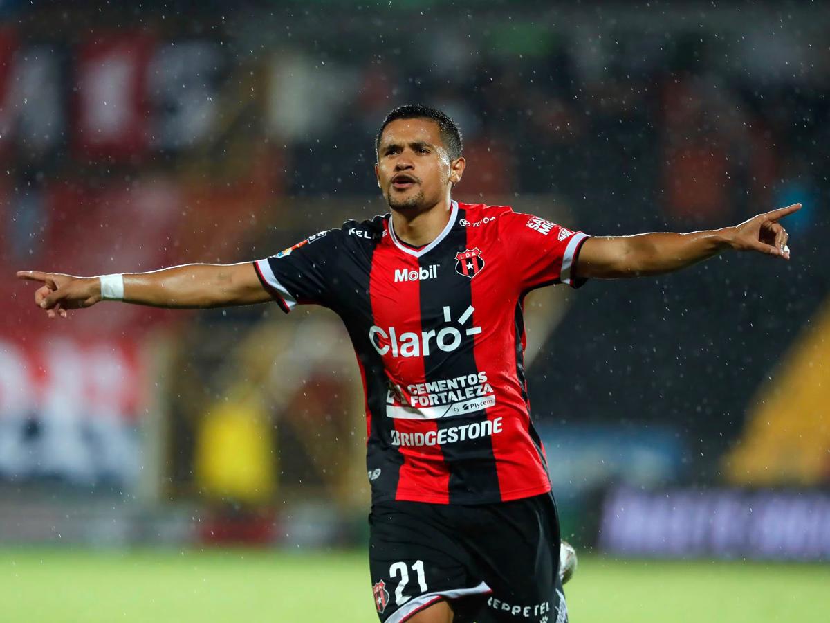 Alajuelense avasalla al Saprissa: Los futbolistas hondureños que han militado en los dos clubes grandes de Costa Rica