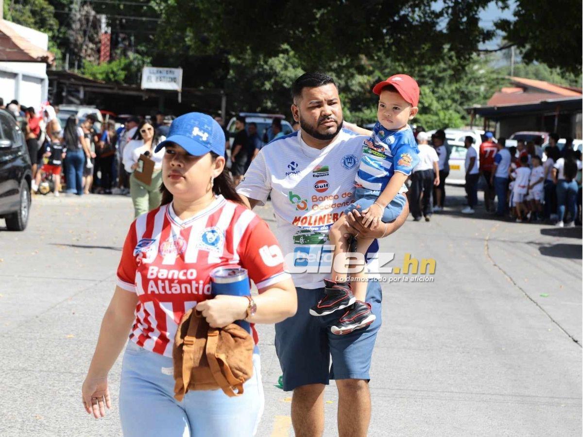 Troglio armó zafarrancho y mostró las ocho copas, la amargura del Olimpia y la fiesta del Victoria en La Ceiba