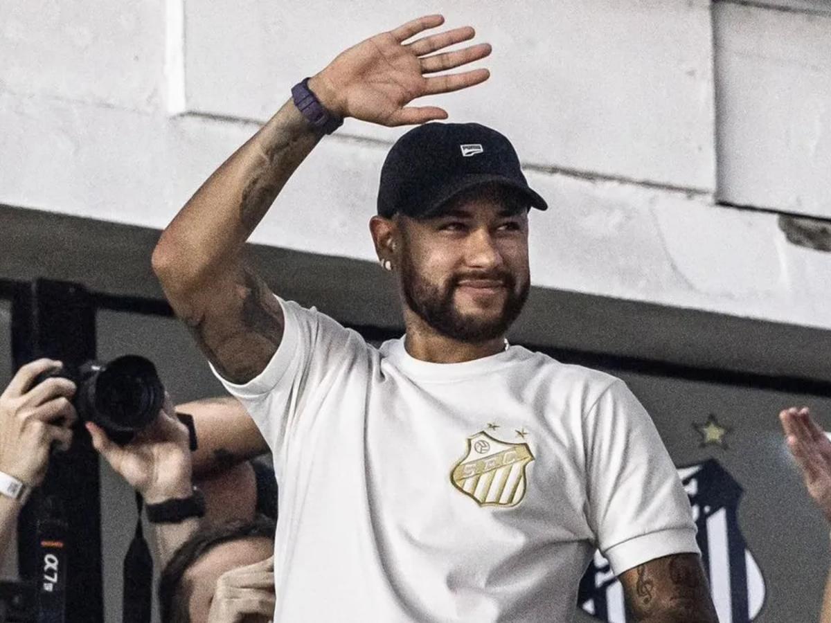 Neymar firmará millonario contrato y su padre revela: Recibimos ofertas de otros clubes, pero las rechazamos