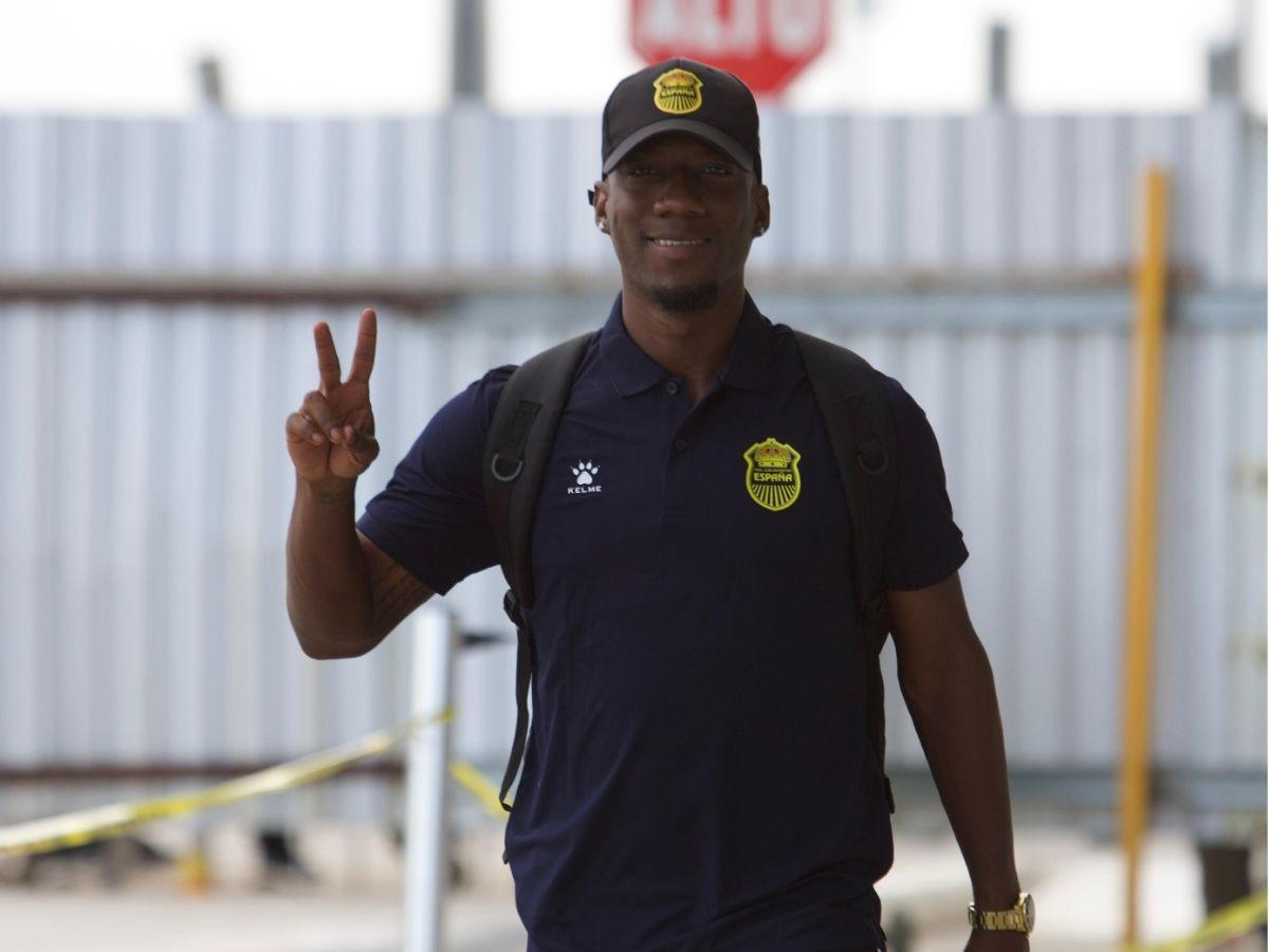 Amistoso Olimpia-Real España: jugadores del león causan furor y La Máquina viajó relax a Estados Unidos