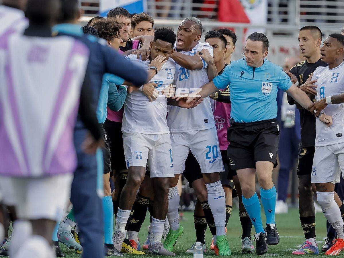 Penal no pitado a Honduras, bronca de México, rostros tristes en La H y feo desplante del Vasco Aguirre con hondureño