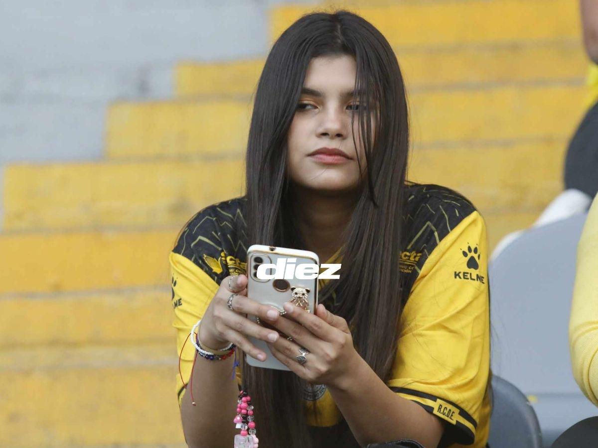 Los invitados especiales de Real España, captan hermosa luna, la pareja enamorada y Buba López fue sorprendido