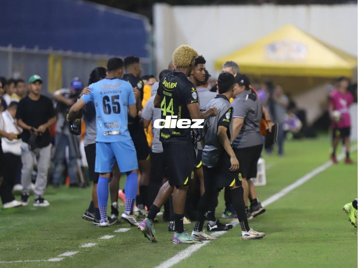 Zafarrancho entre Real España-Olimpia, amargura de Espinel y las chicas bellas que adornaron el primer clásico de 2025