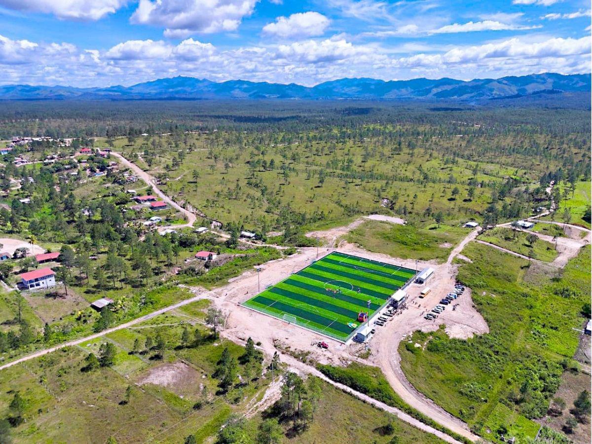 ¡Para 32 mil habitantes! Condepor da el visto bueno para inaugurar moderna cancha en Dulce Nombre de Culmí, Olancho