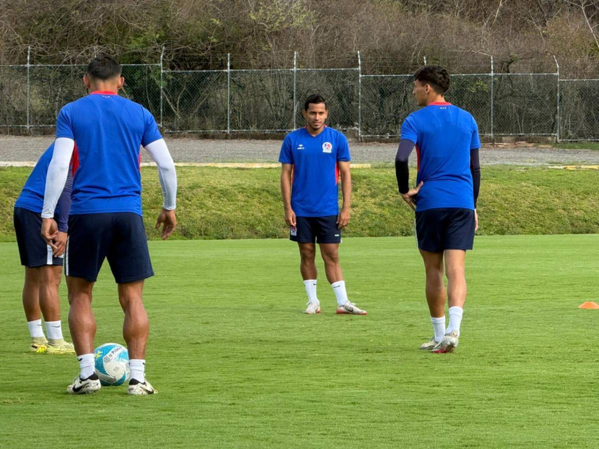 ¿Están lesionados? Los futbolistas de Olimpia que Espinel no utilizó ante UPN y no lo haría con Victoria