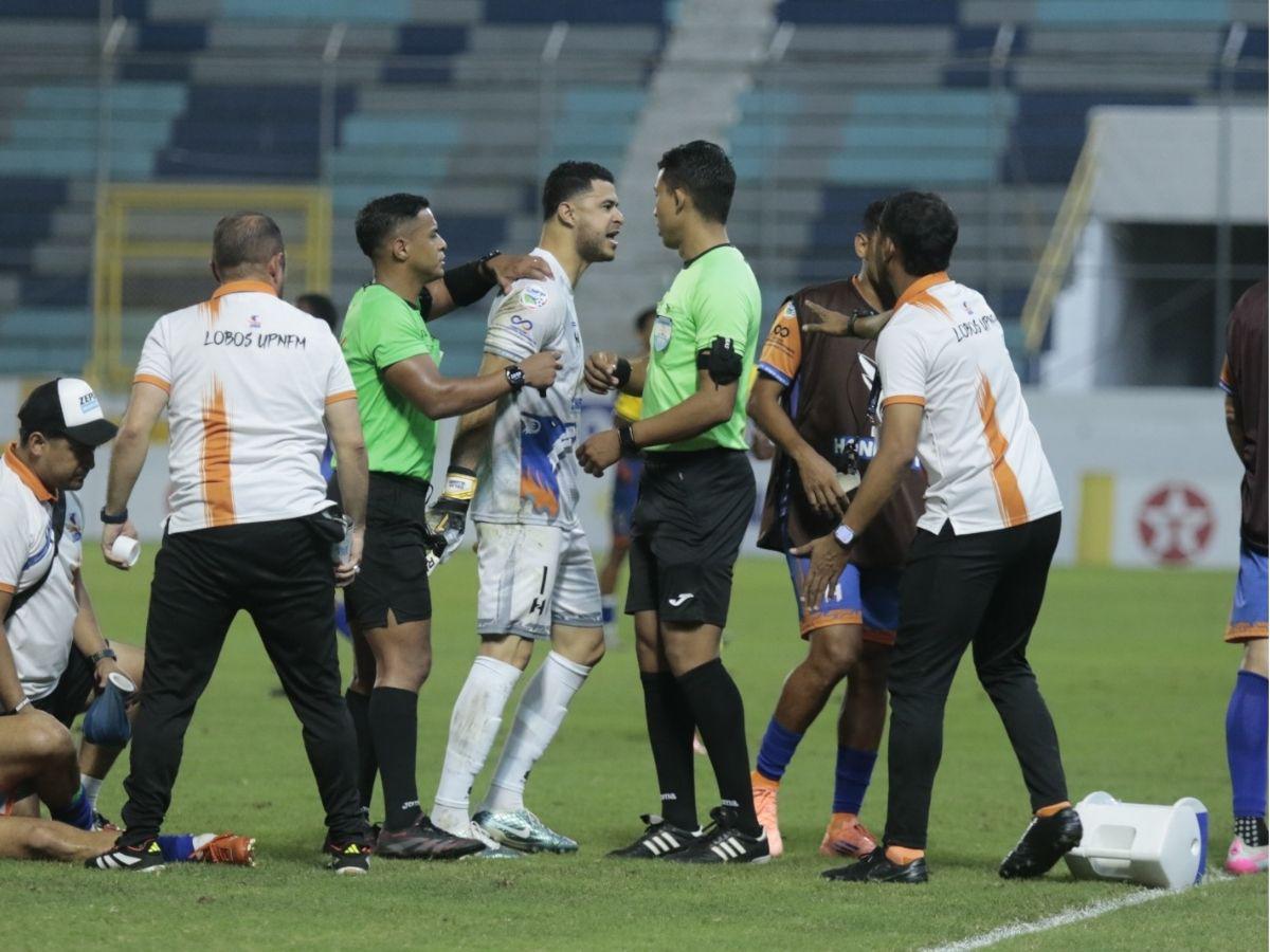 Lobos explota ante el arbitraje por brutal falta contra Marcos Morales frente a Real España: El fútbol exige justicia