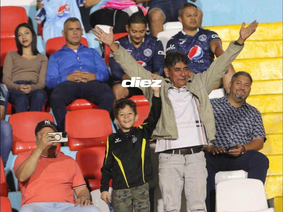 No se vio en TV: Olancho se cae a pedazos, Auzmendi reapareció, “Zapatilla” Mejía a lo Messi y las bellas chicas del Motagua