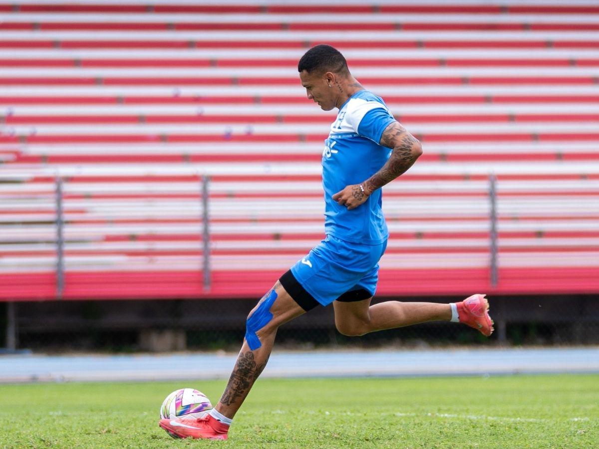 Selección de Honduras hizo el reconocimiento del estadio de Islas Caimán: así luce el pésimo engramillado